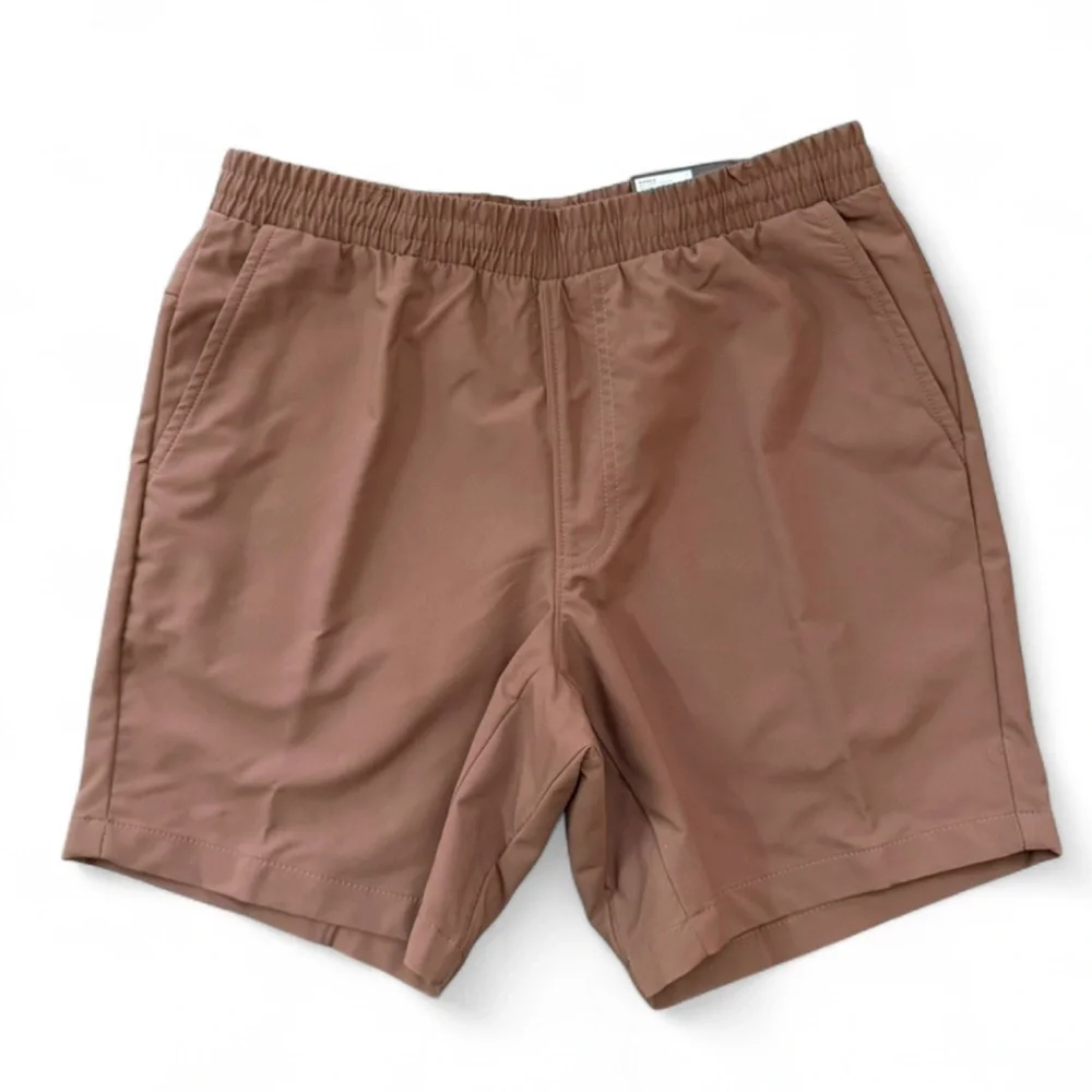 Brown Athletic Performance 7-in Inseam Shorts Size Men’s Small (NWT)